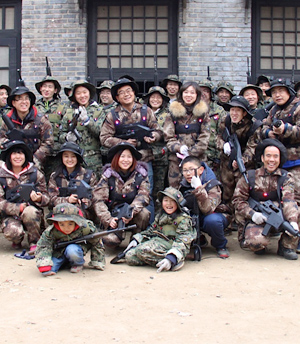 爱普特公司员工CS活动合影 爱普特公司员工CS活动合影